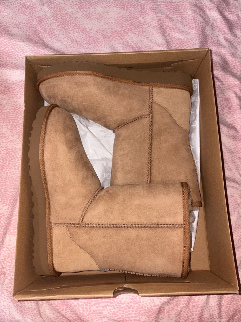UGG Women's Classic Short Boots in Chestnut